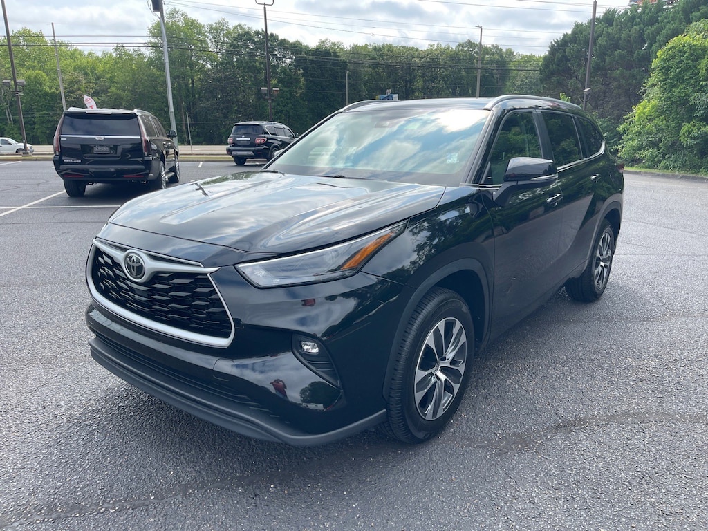 Used 2024 Toyota Highlander XLE SUV