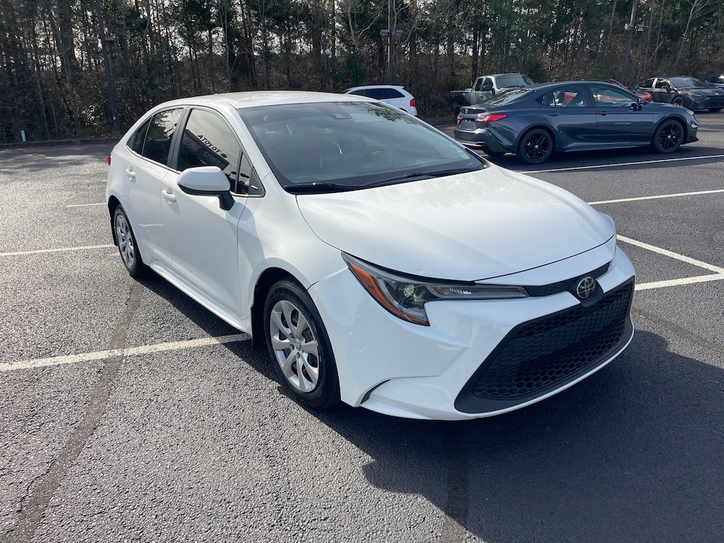 Used 2021 Toyota Corolla LE Sedan