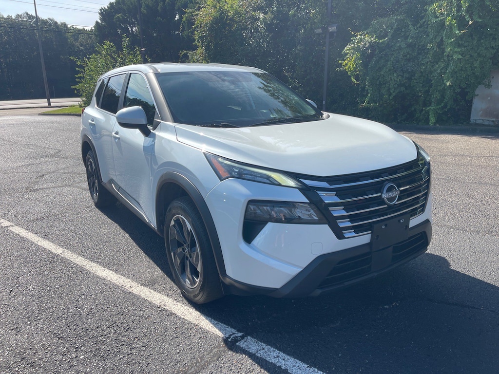 Used 2024 Nissan Rogue SV SUV