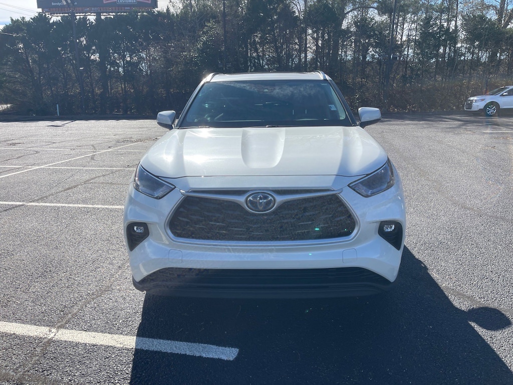 Used 2021 Toyota Highlander Hybrid XLE SUV