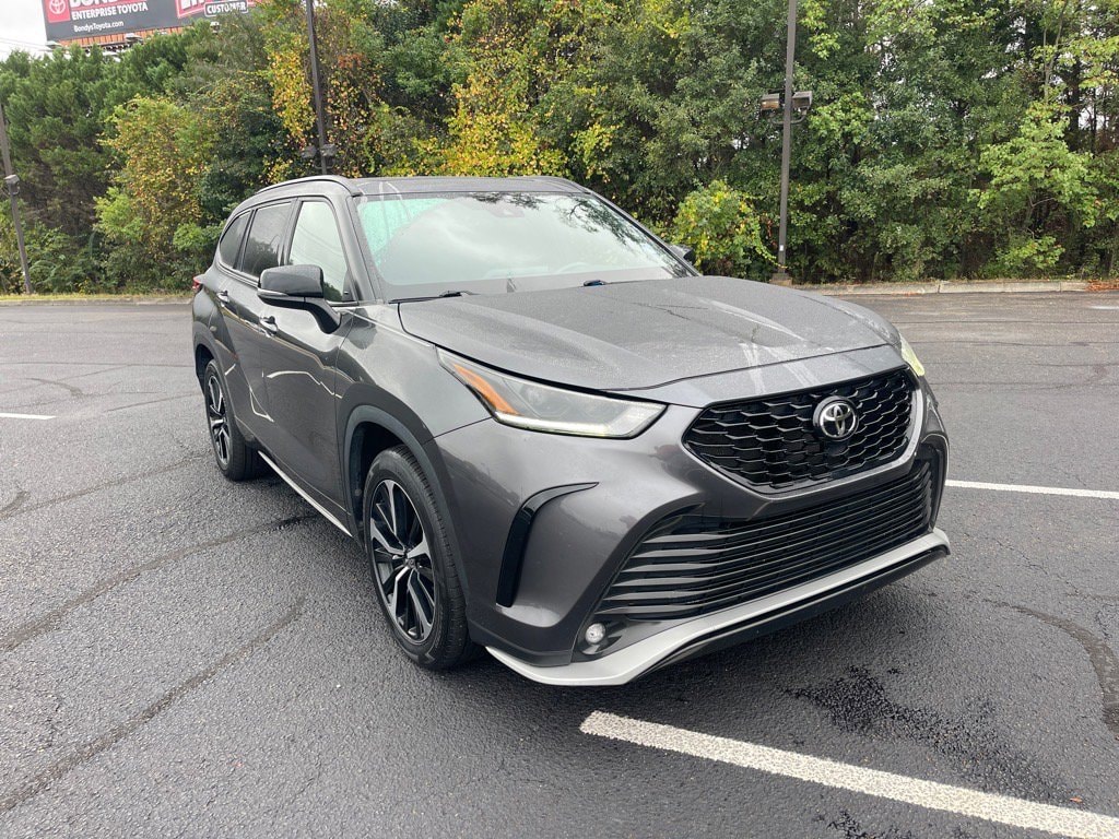 2022 Toyota Highlander XSE's photo