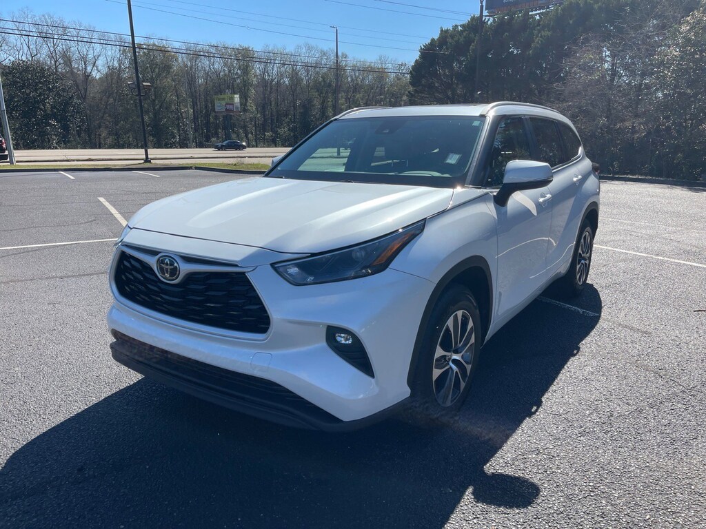 Used 2024 Toyota Highlander XLE SUV