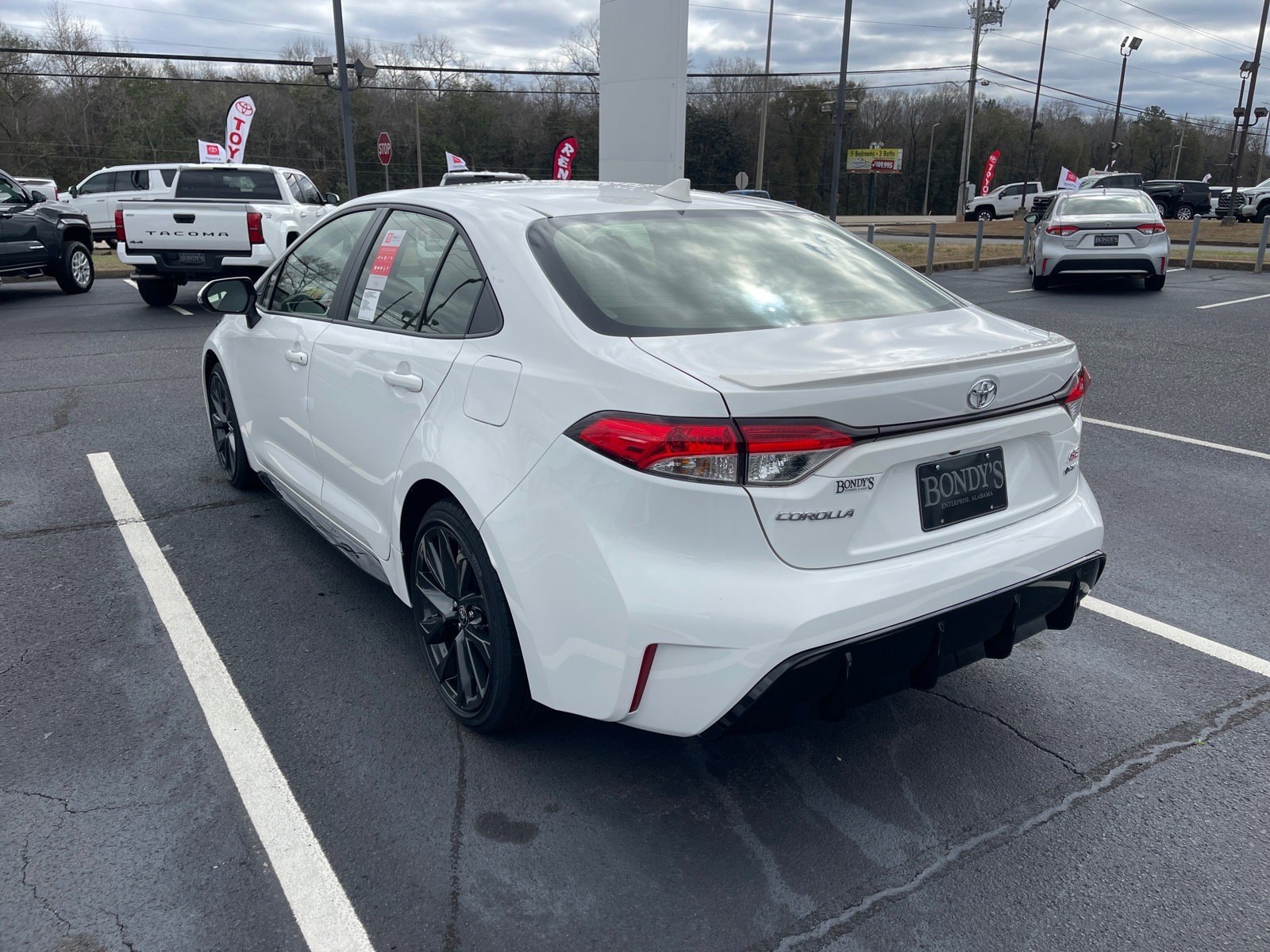 2026 Toyota Corolla SE - Photo 12