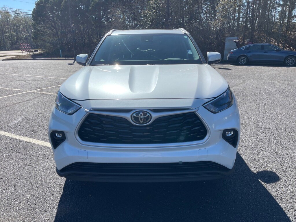 Used 2024 Toyota Highlander XLE SUV