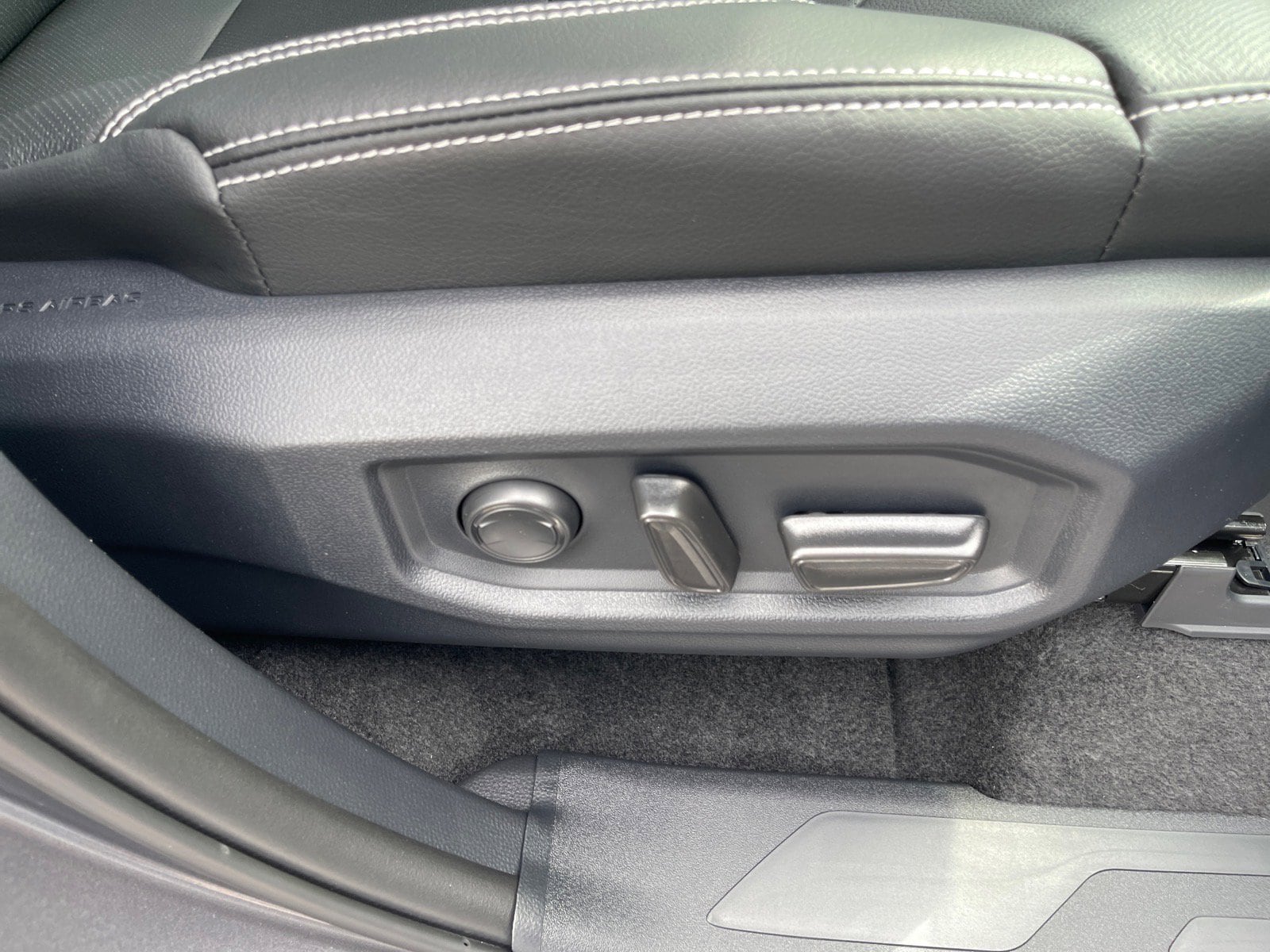 2026 Toyota Tundra Limited - Photo 15