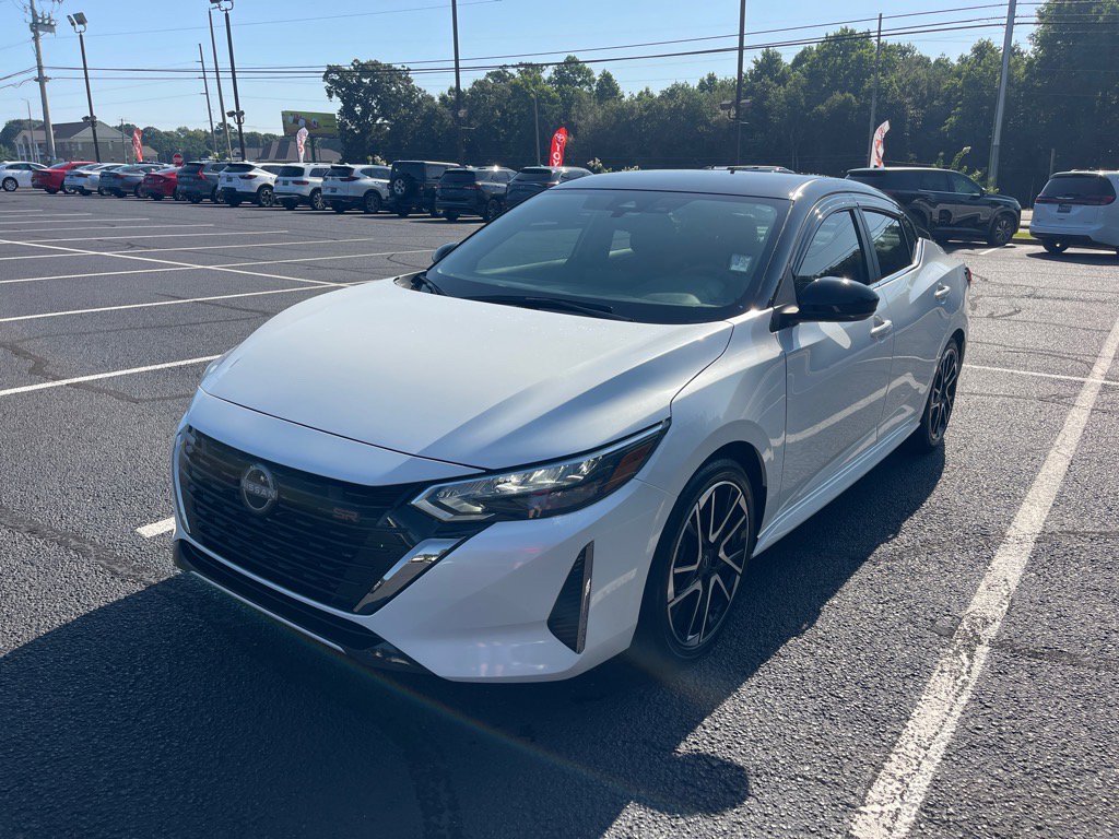 2024 Nissan Sentra SR photo 3