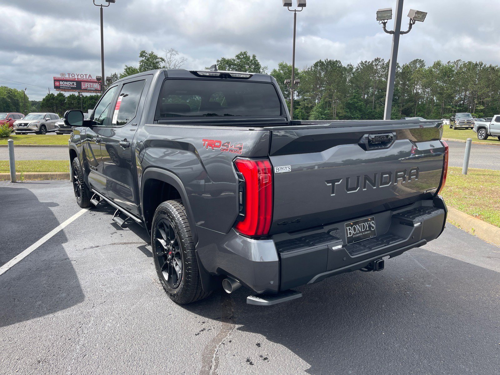 2026 Toyota Tundra Limited - Photo 10