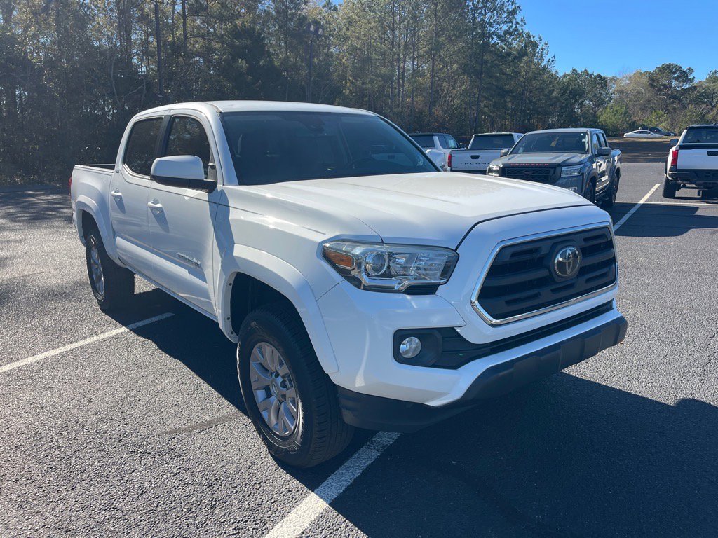 2018 Toyota Tacoma SR5's photo