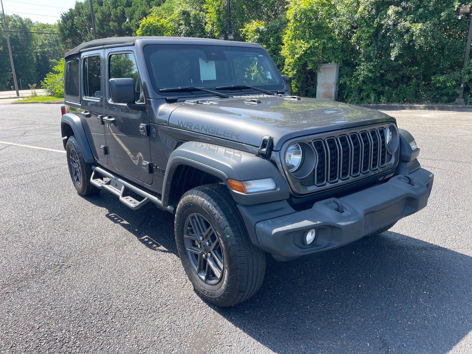 2024 Jeep Wrangler Sport S's photo