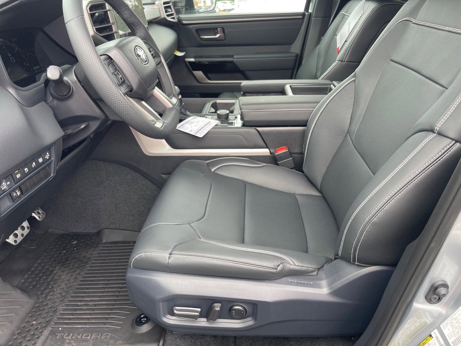2026 Toyota Tundra Limited - Photo 9