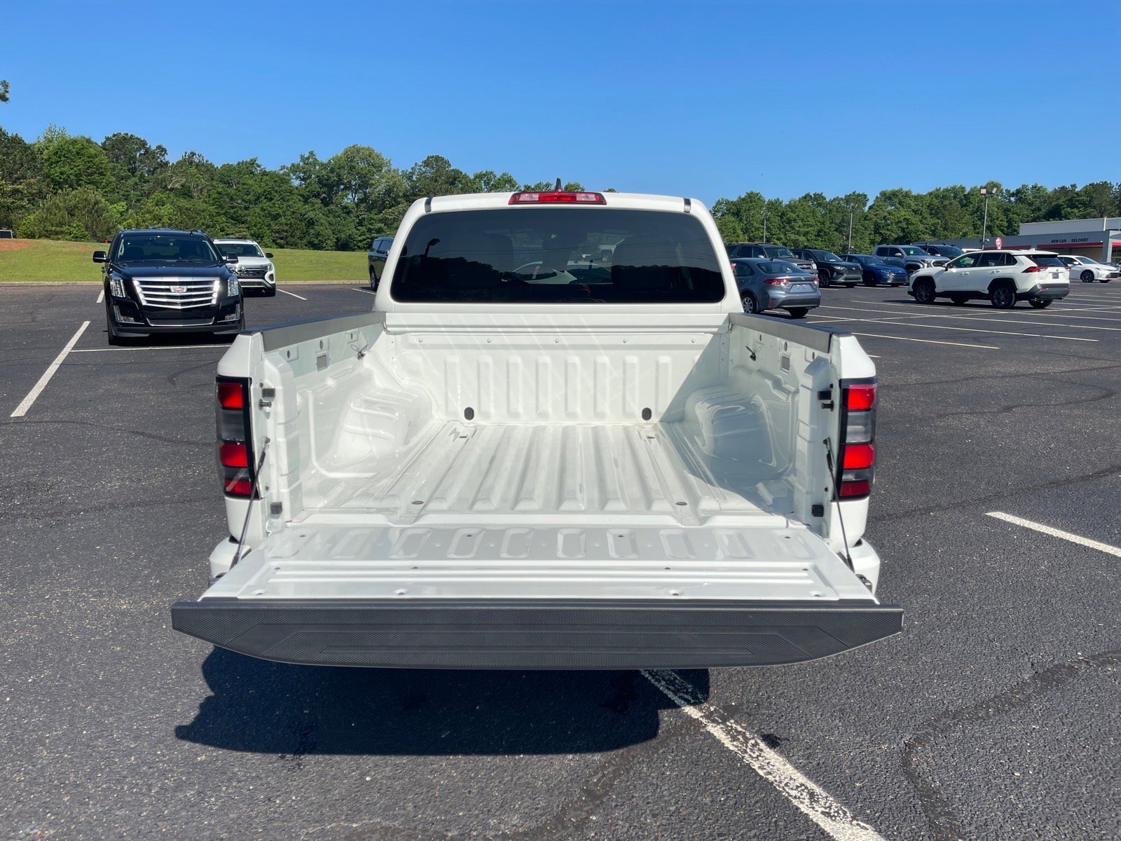 2025 Nissan Frontier SV - Photo 16