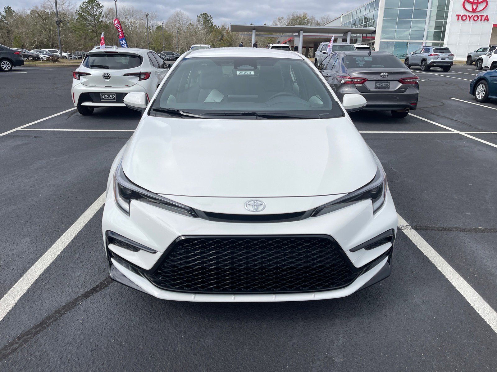 2026 Toyota Corolla SE - Photo 2