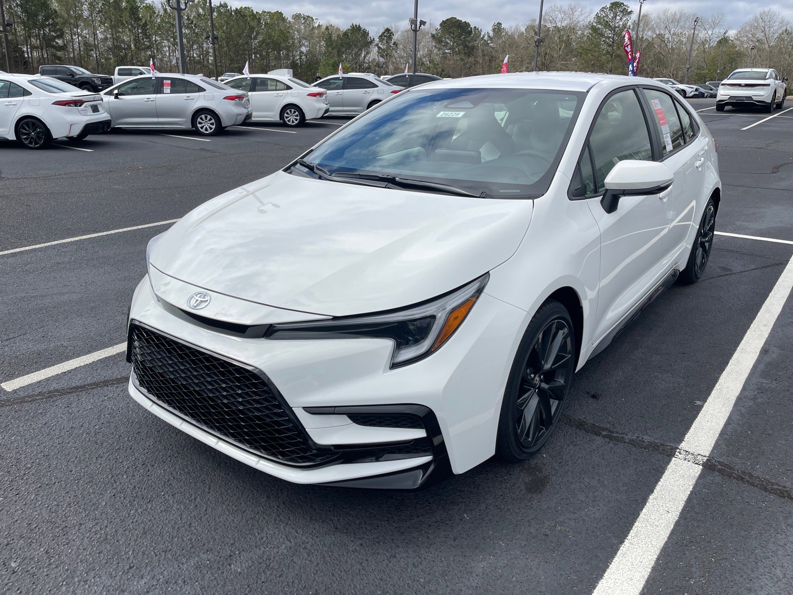 2026 Toyota Corolla SE - Photo 3