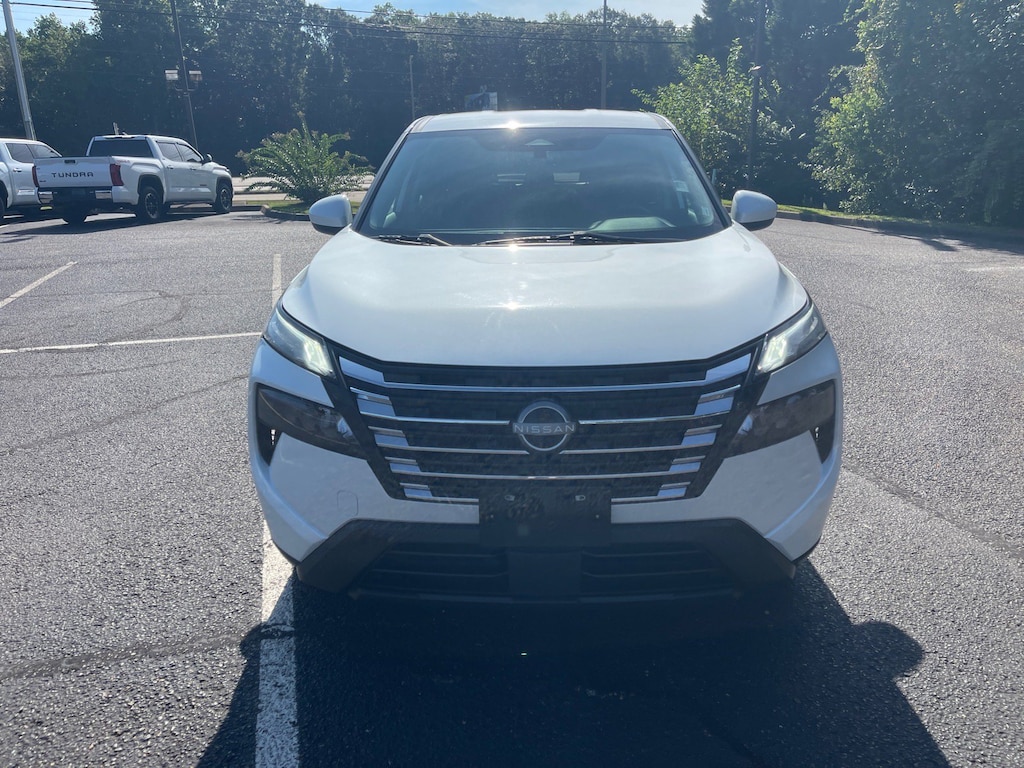 Used 2024 Nissan Rogue SV SUV