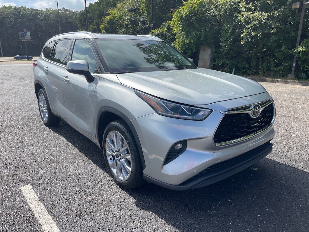Used 2023 Toyota Highlander Limited SUV