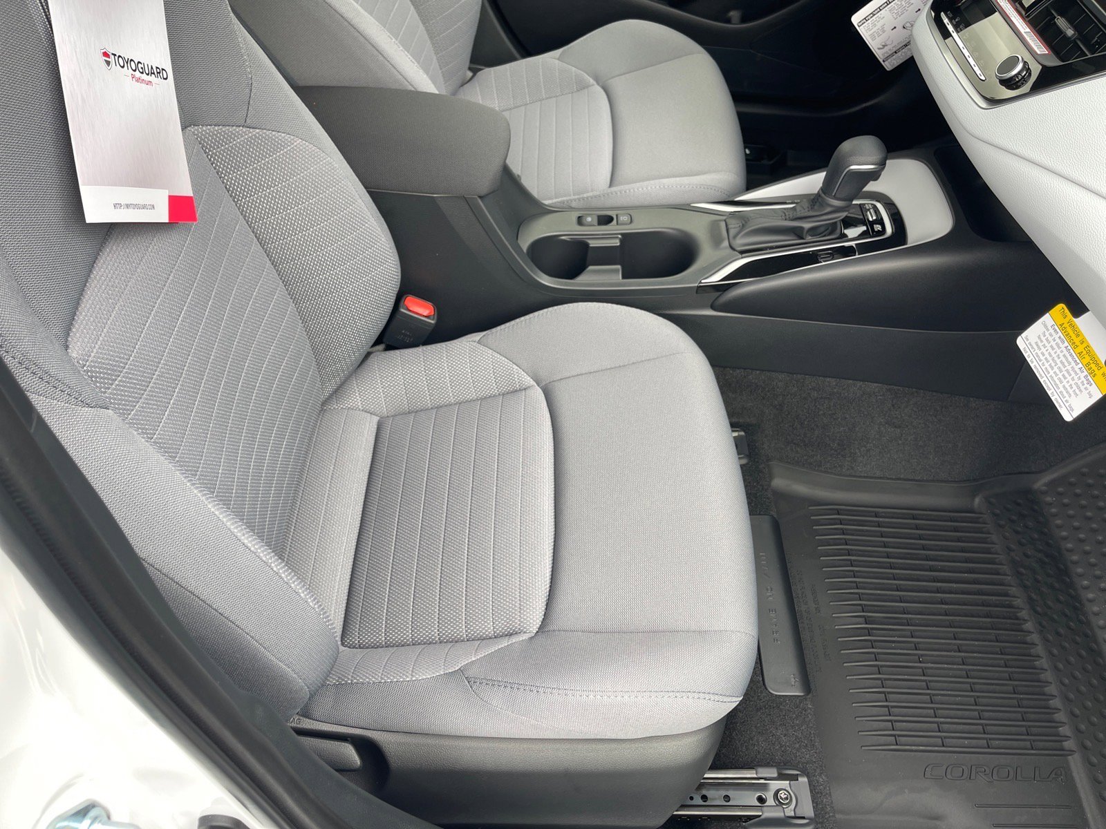 2026 Toyota Corolla SE - Photo 18