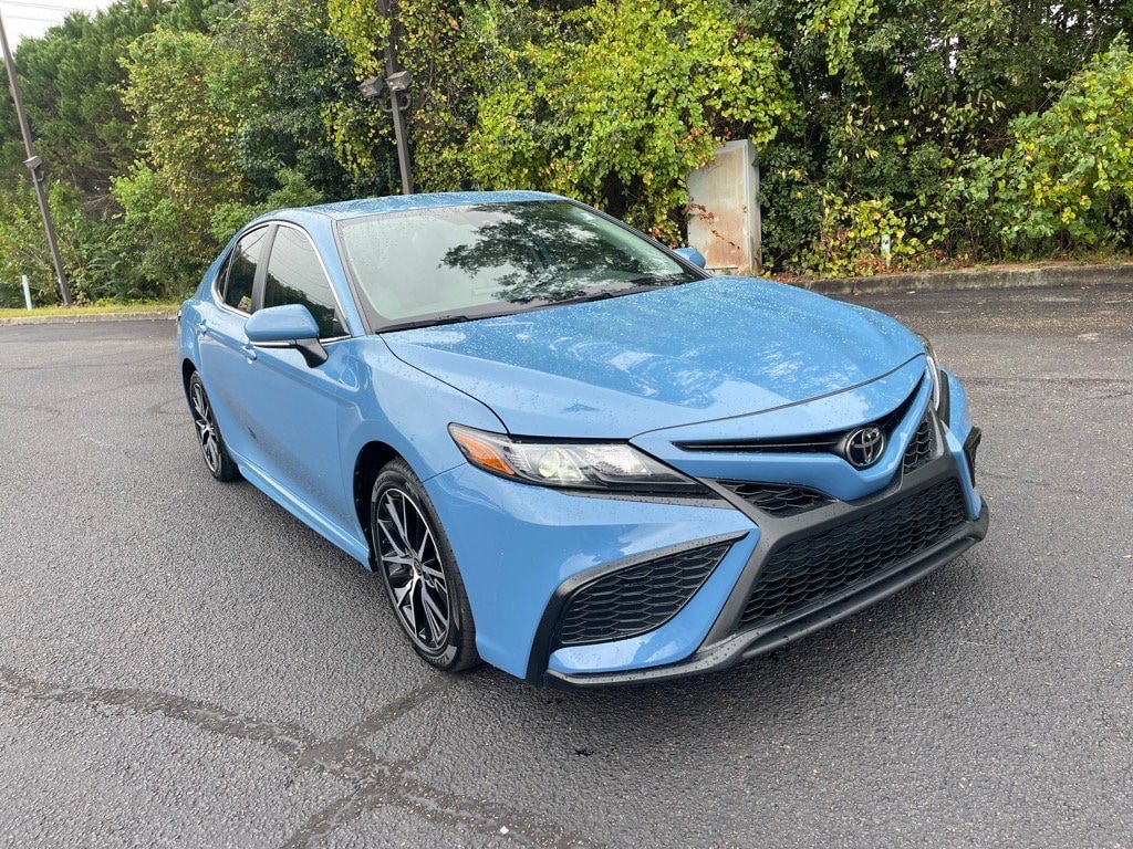 Used 2023 Toyota Camry SE Sedan