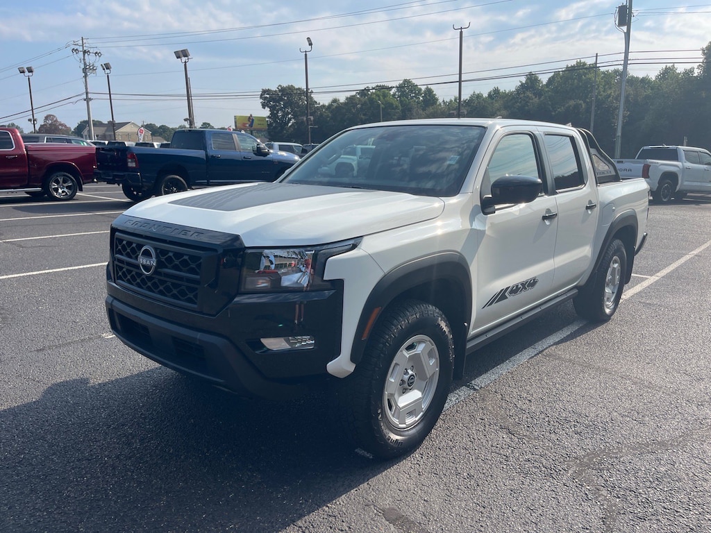 Used 2024 Nissan Frontier SV Truck Crew Cab