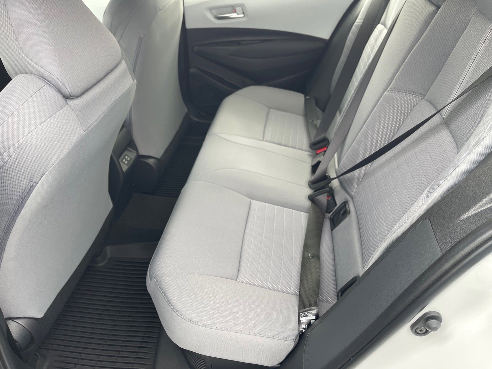 2026 Toyota Corolla SE - Photo 11