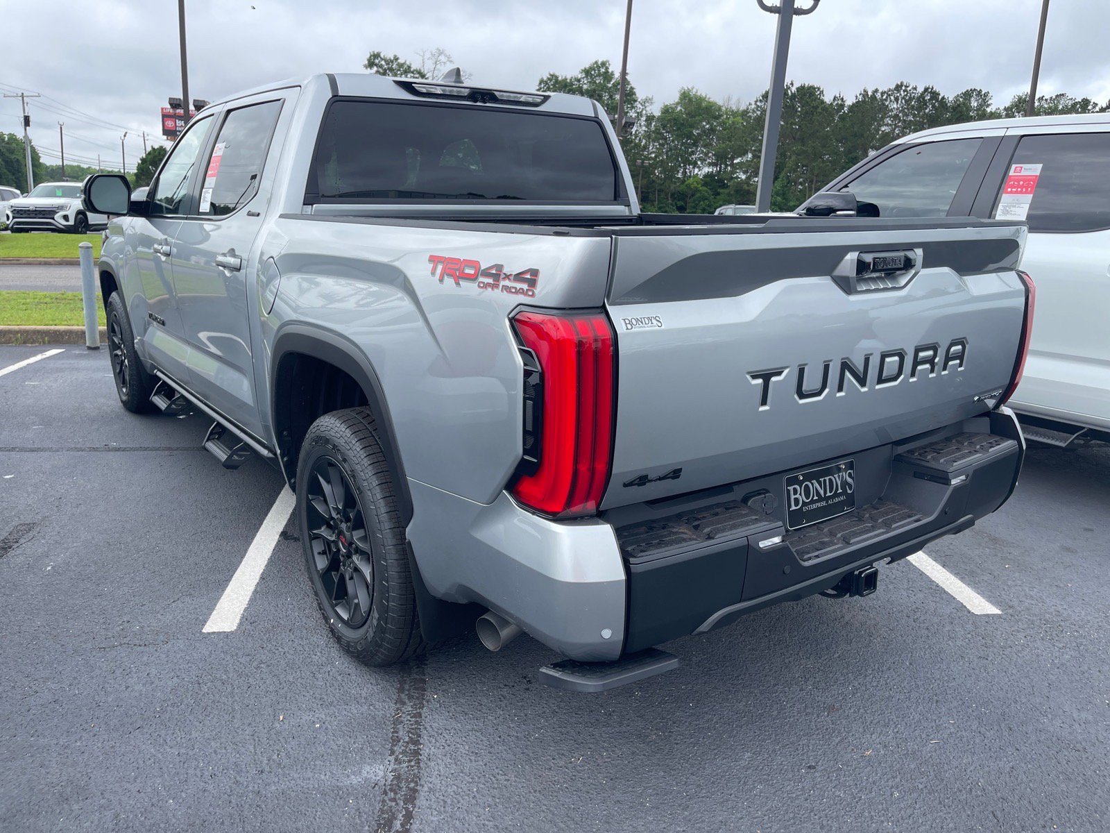 2026 Toyota Tundra Limited - Photo 11