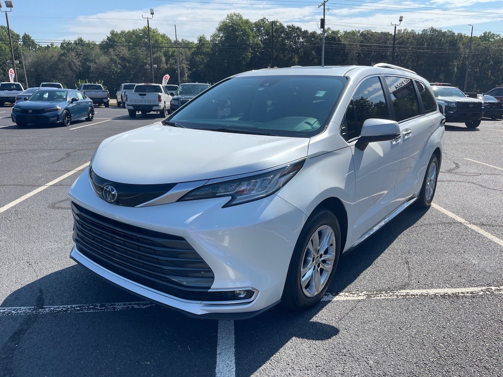 Used 2023 Toyota Sienna Limited 7 Passenger Van Passenger Van