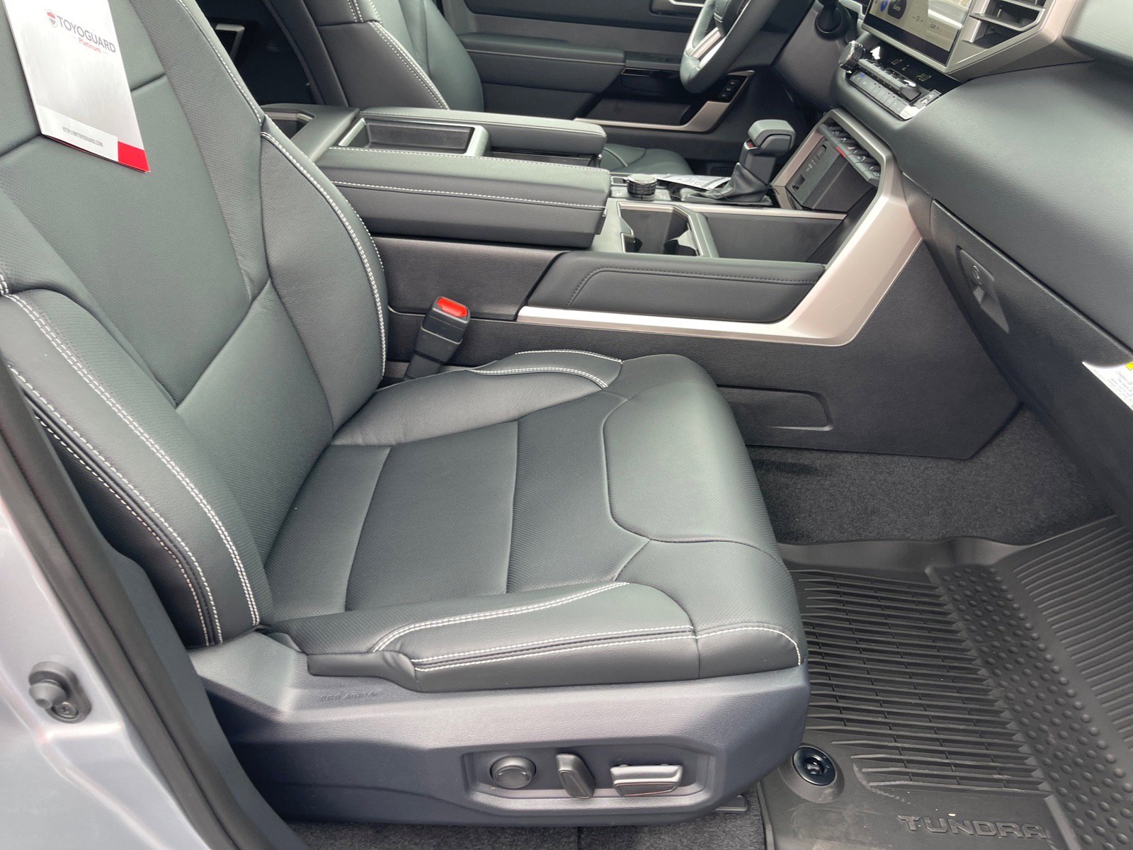2026 Toyota Tundra Limited - Photo 17