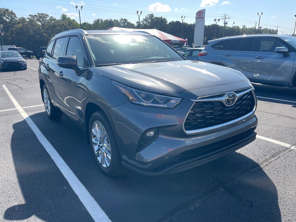 2025 Toyota Highlander Limited's photo