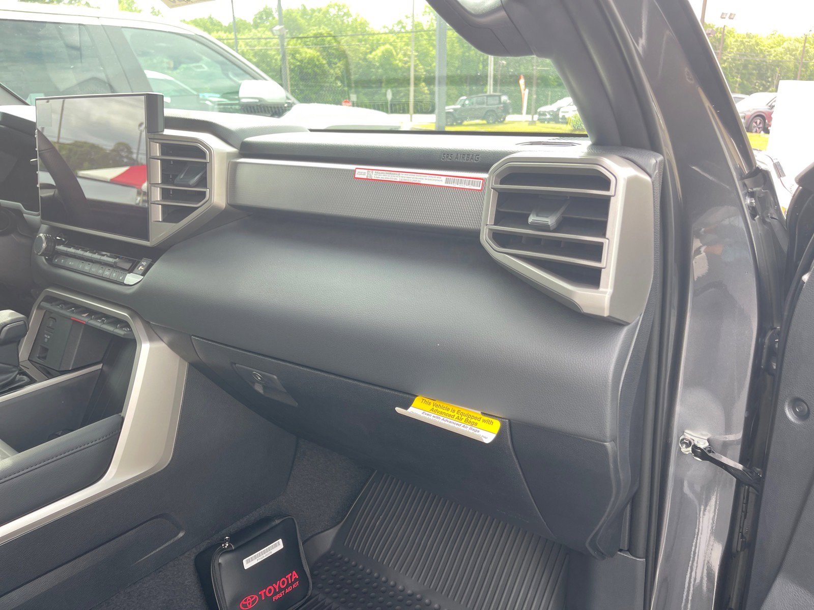 2026 Toyota Tundra Limited - Photo 17