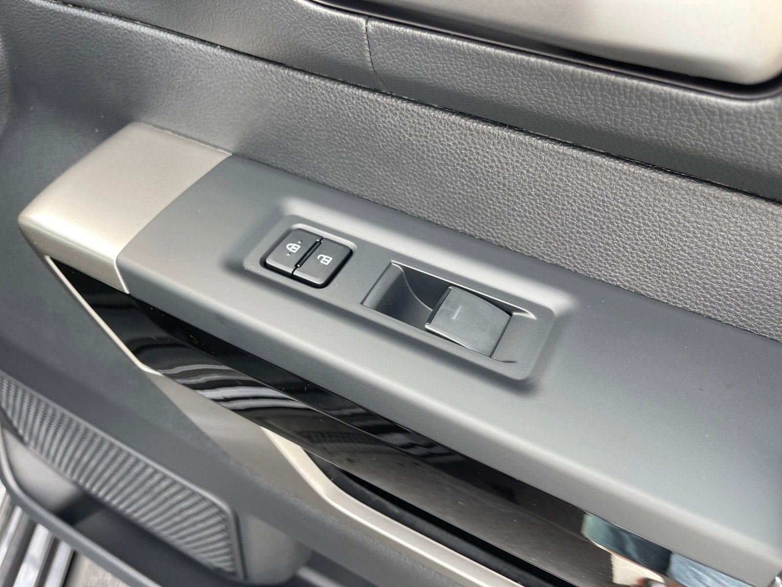 2026 Toyota Tundra Limited - Photo 18
