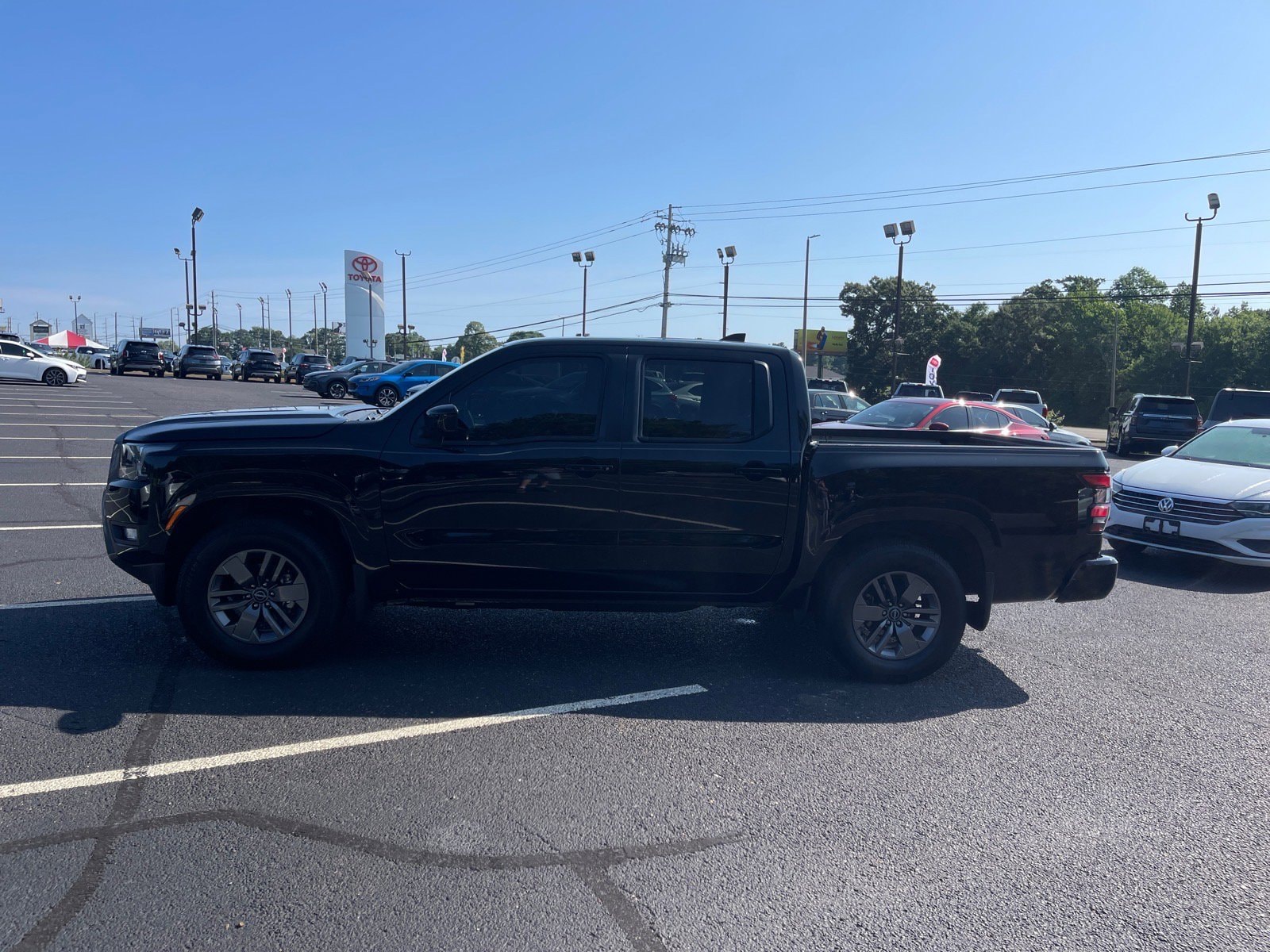 2025 Nissan Frontier SV - Photo 13