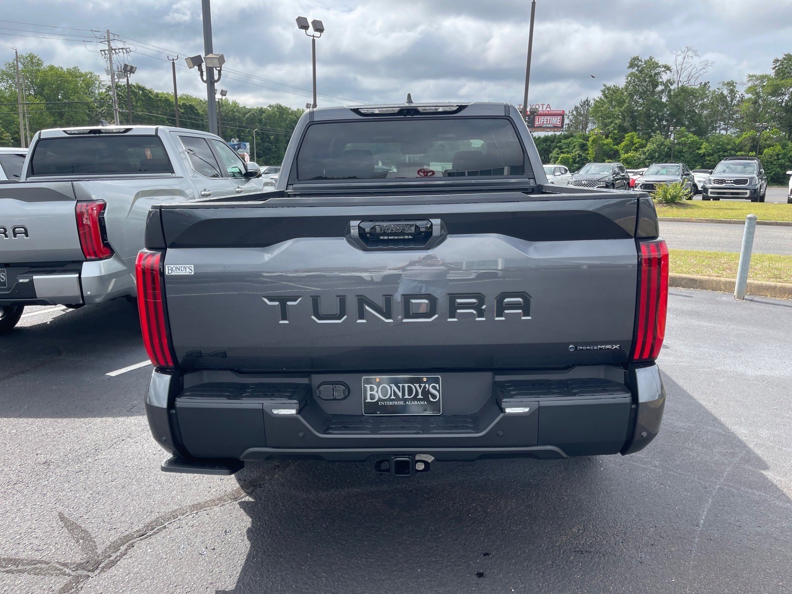 2026 Toyota Tundra Limited - Photo 11