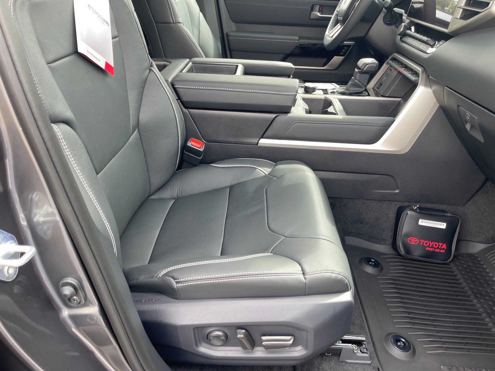 2026 Toyota Tundra Limited - Photo 16