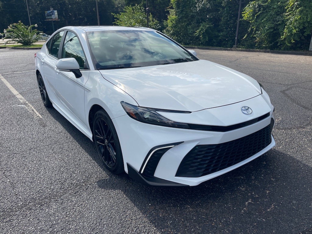 Used 2026 Toyota Camry SE Sedan