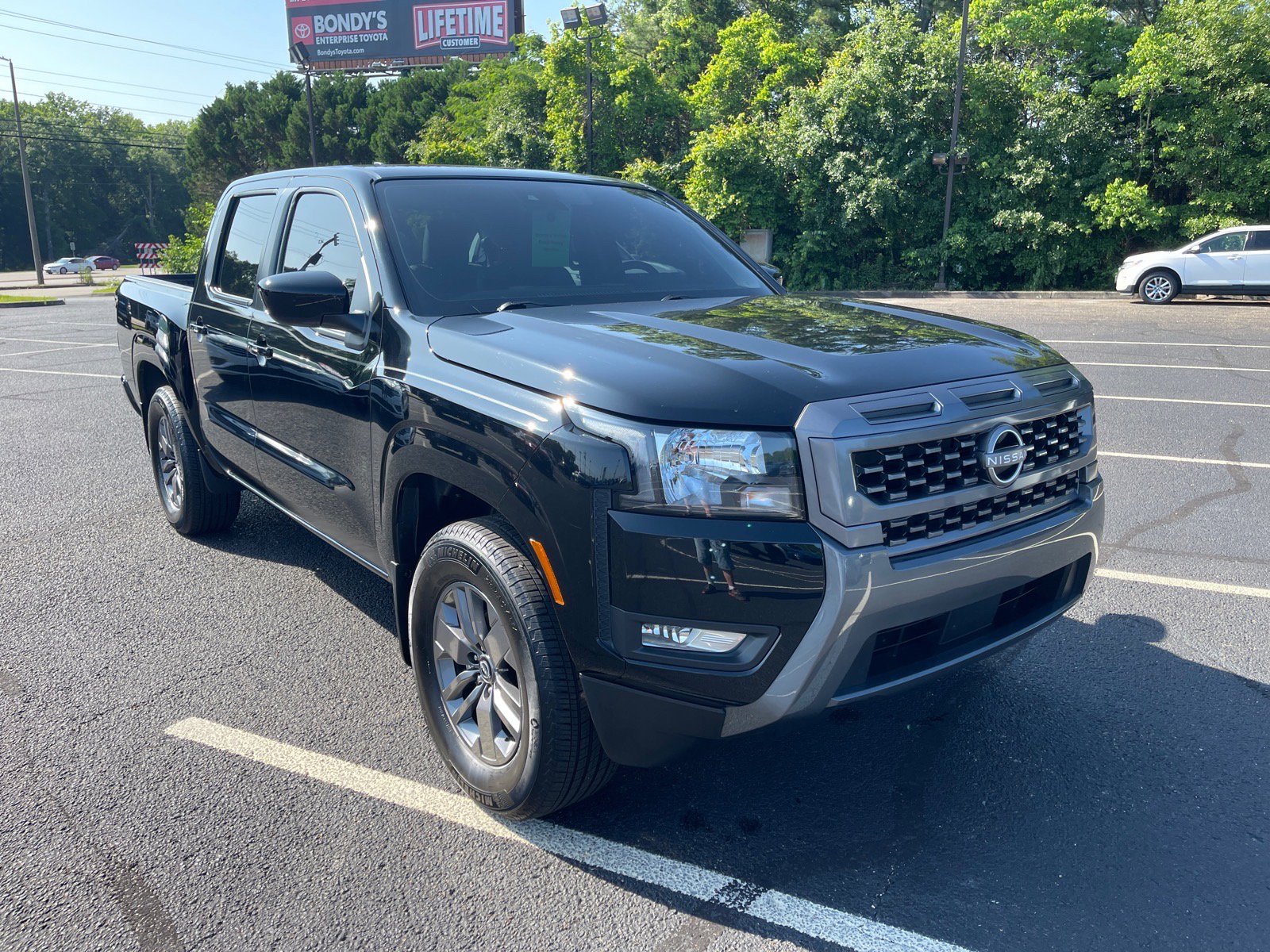 2025 Nissan Frontier SV Crew Cab 4X2 SWB's photo