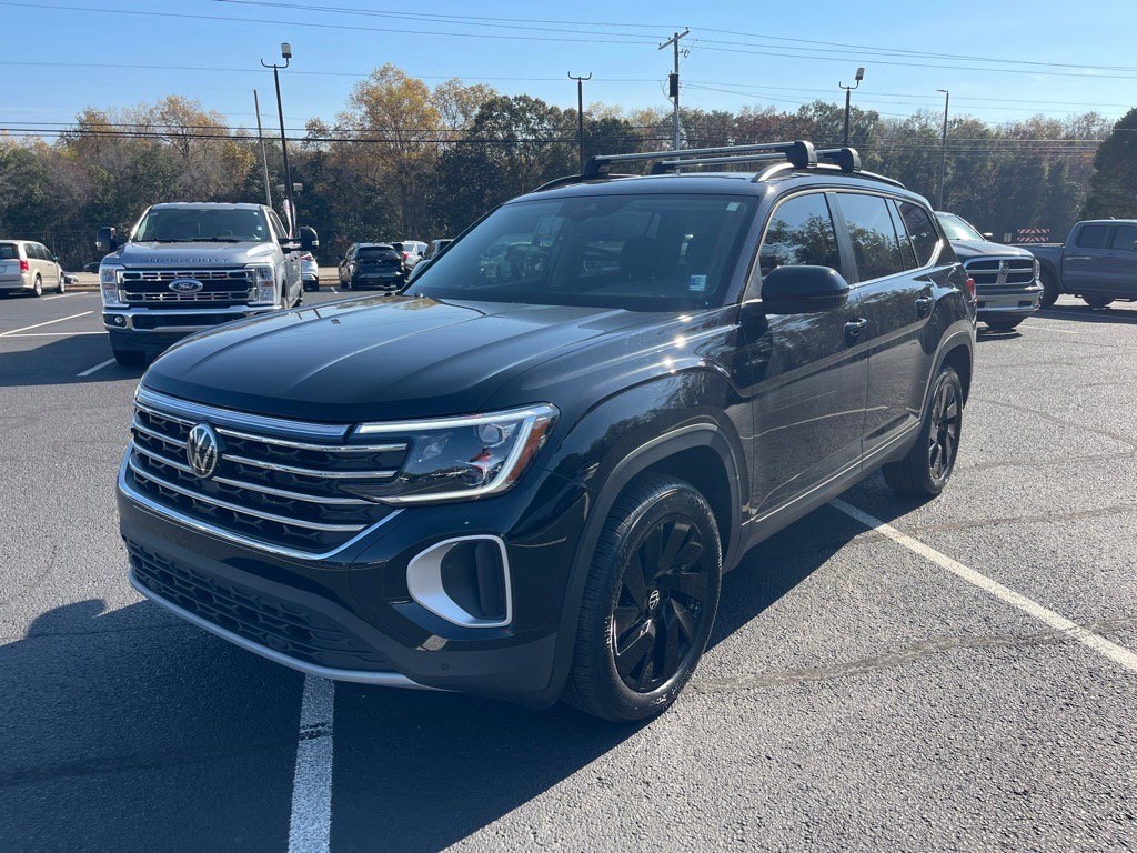 Used 2025 Volkswagen Atlas 2.0T SE w/Technology SUV