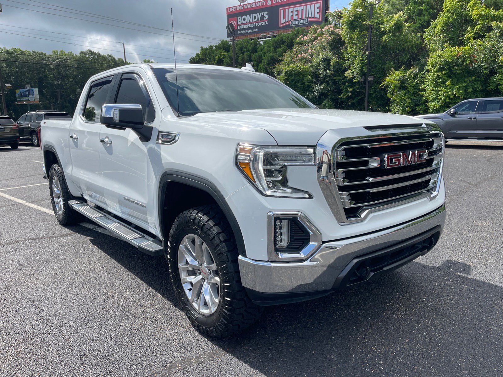 2021 GMC Sierra 4WD Crew Cab Short Box SLT's photo