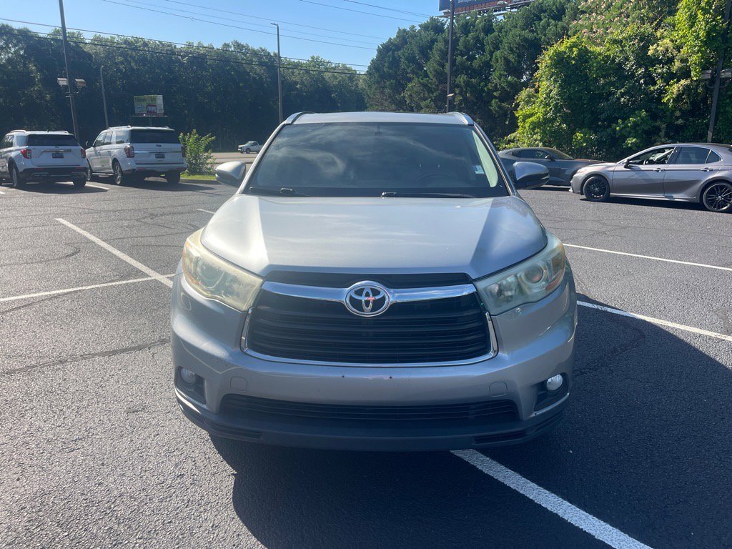 Used 2015 Toyota Highlander XLE with VIN 5TDKKRFH8FS065088 for sale in Enterprise, AL