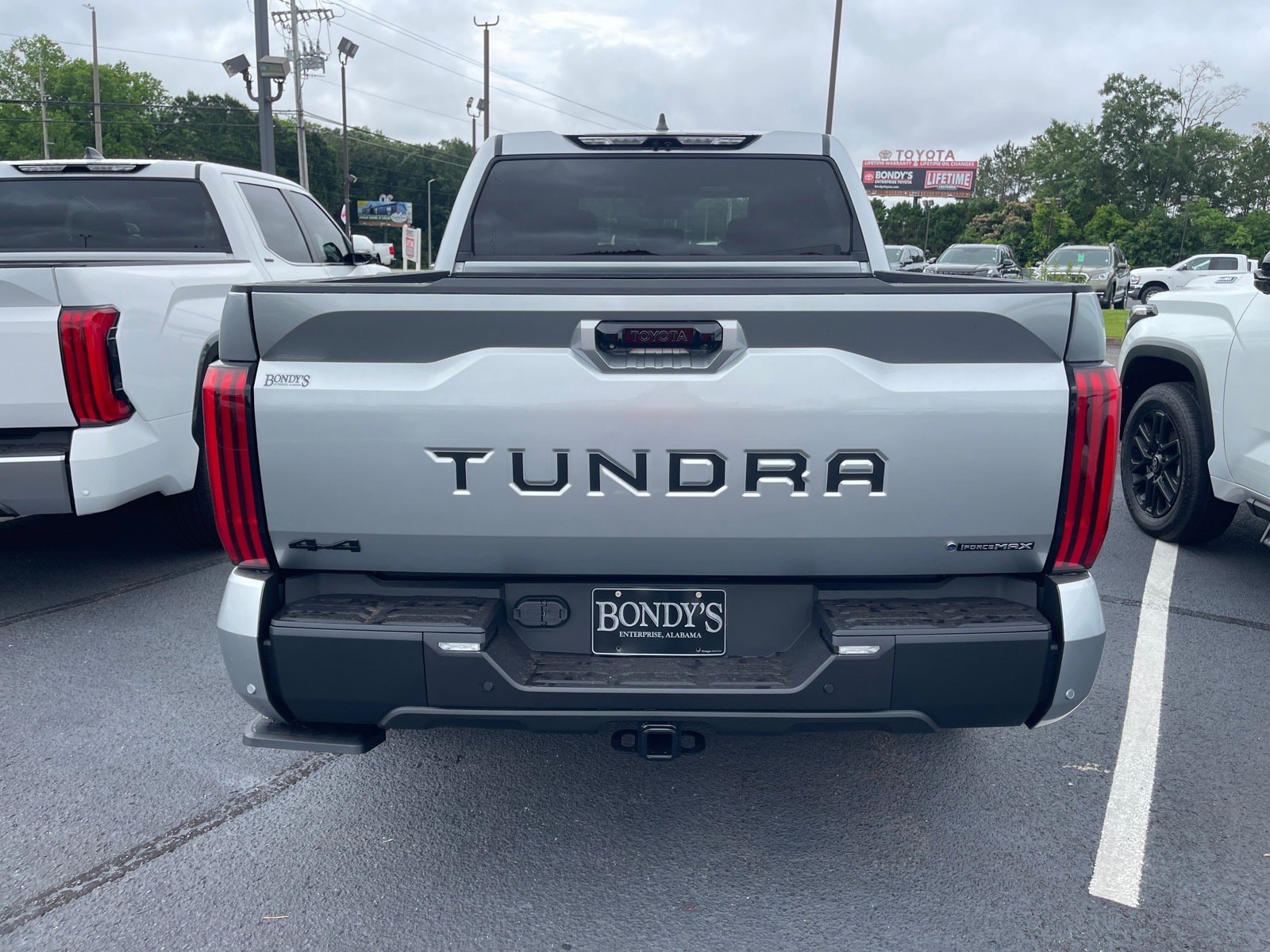 2026 Toyota Tundra Limited - Photo 12