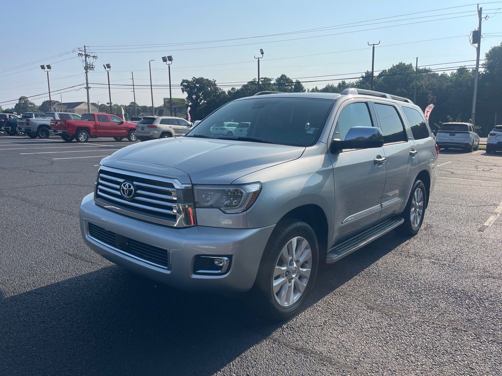 2021 Toyota Sequoia Platinum photo 3