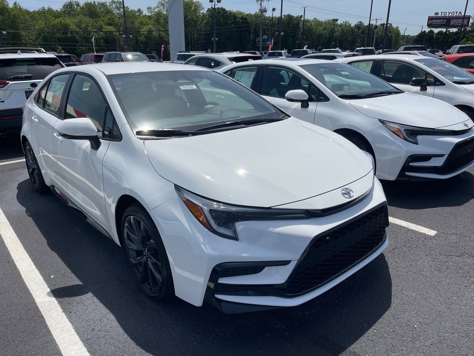 2026 Toyota Corolla SE Hybrid CVT's photo