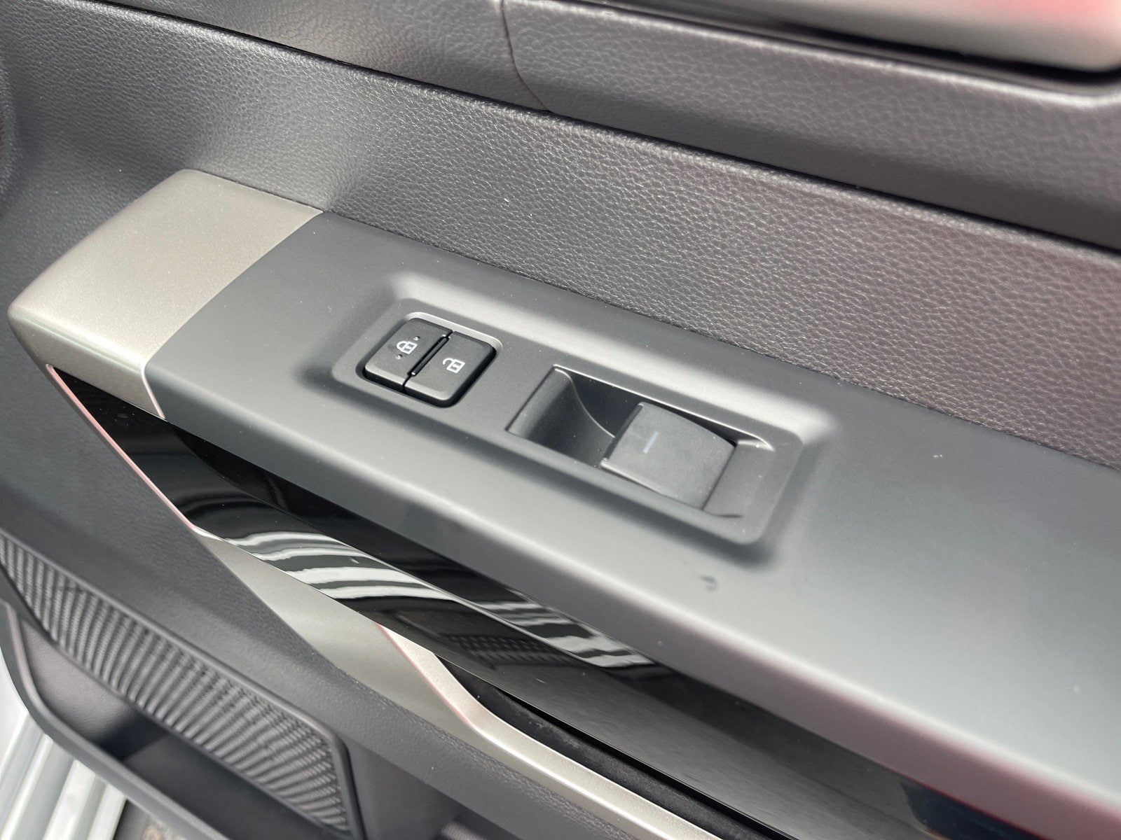 2026 Toyota Tundra Limited - Photo 18