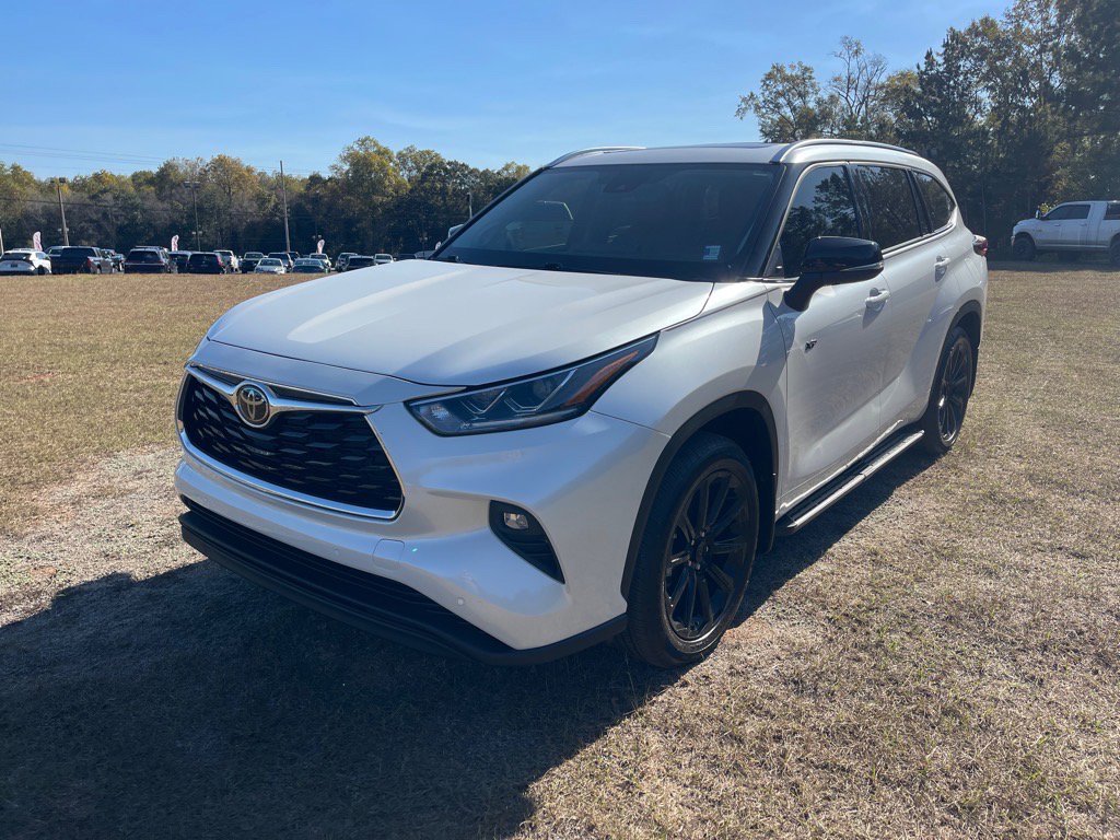 2024 Toyota Highlander Limited photo 3