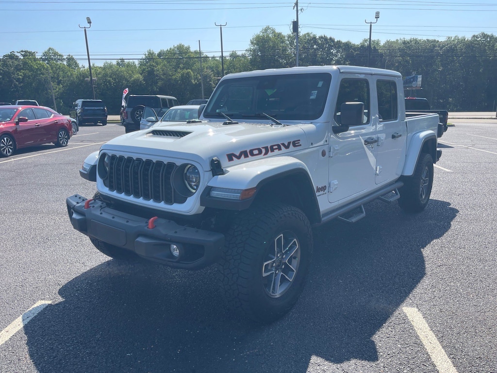 Used 2024 Jeep Gladiator Mojave Truck Crew Cab
