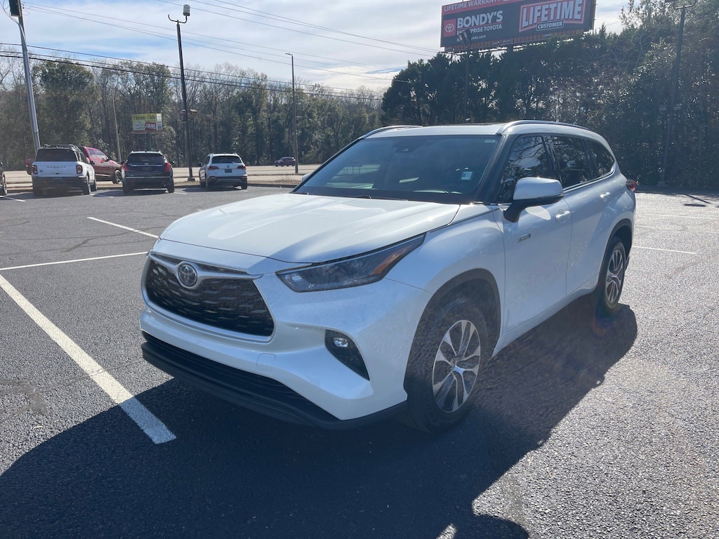 Used 2021 Toyota Highlander Hybrid XLE SUV