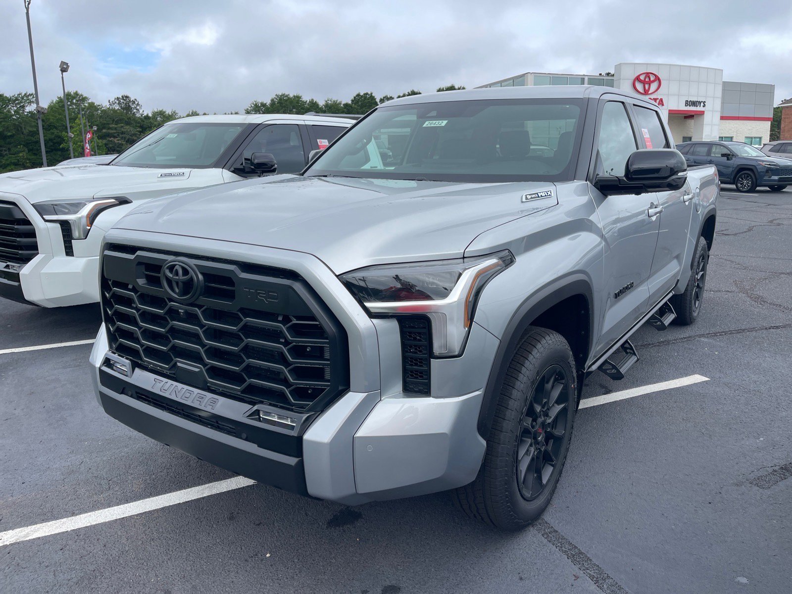 2026 Toyota Tundra Limited - Photo 3