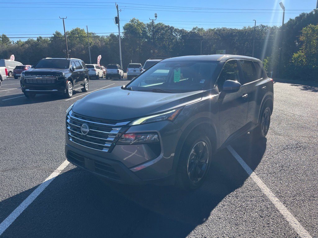 Used 2024 Nissan Rogue SV SUV