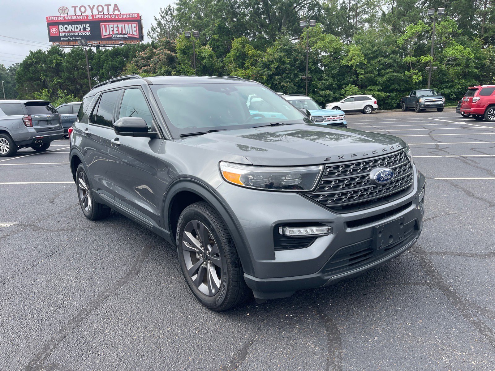 2023 Ford Explorer XLT 4WD's photo