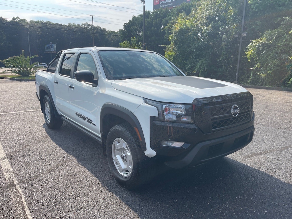 Used 2024 Nissan Frontier SV Truck Crew Cab