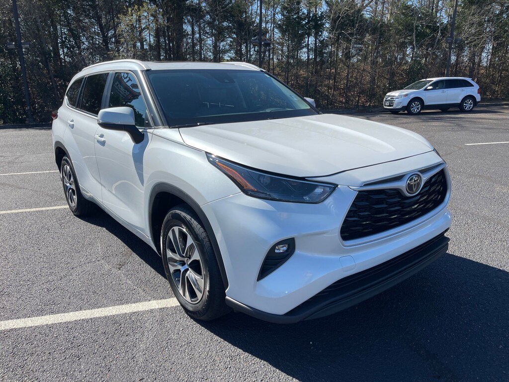 Used 2024 Toyota Highlander XLE SUV