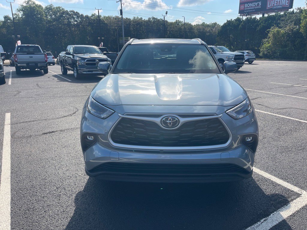 Used 2023 Toyota Highlander XLE SUV
